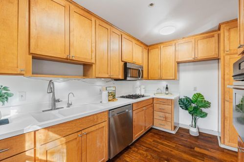 672 San Antonio Rd, Los Altos CA 94022-1245 exterior