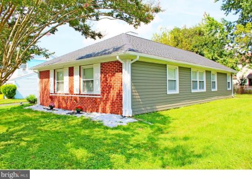 25 Pond Ln, Willingboro, NJ 08046-2756