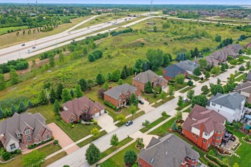 12465 Thornberry Dr, Lemont IL  60439-4616 exterior