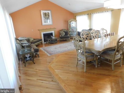 6348 Amherst Ave, Columbia MD  21046-1058 exterior