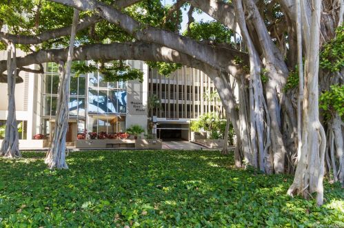 1212 Punahou St, Honolulu HI  96826-1031 exterior