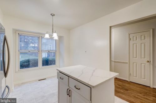 8731 Stone Hl Pl, Springfield VA  22153-1718 exterior