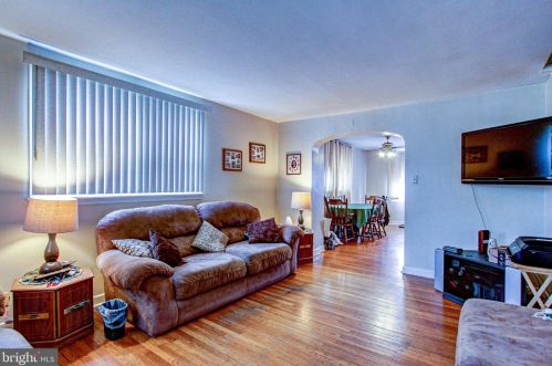 2827 Magee Ave, Philadelphia, PA 19149-2529