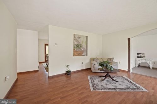 39 Hillman Ct, Aberdeen MD  21001-2406 exterior