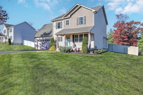 52 Watercress Ct, Coventry, RI 02816-8562