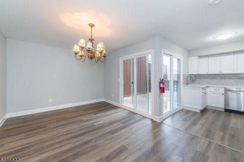 142 Nottingham Sq, Hackettstown NJ  07840-4236 exterior