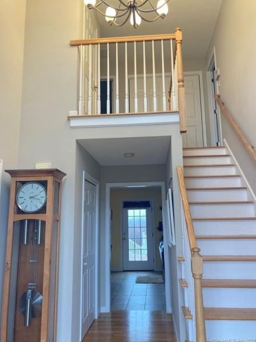 626 Laurel Grove Rd, Middletown, CT 06457-4969
