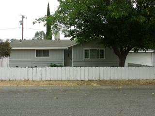 689 El Paso Ave, Corning, CA 96021-3613