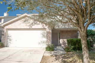 2631 Hunt St, New Braunfels TX  78130-2962 exterior