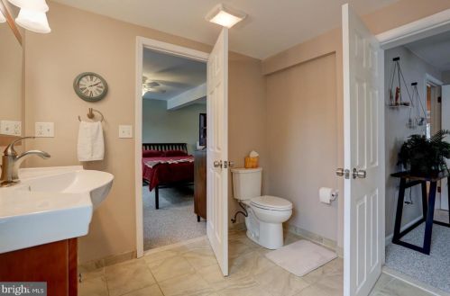 241 Cherry St, Lancaster PA  17602-2725 exterior