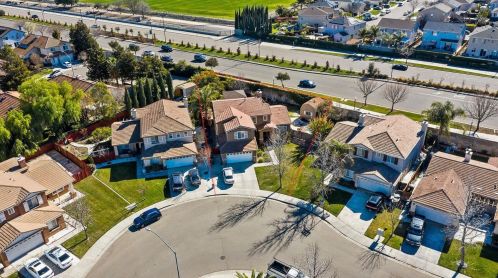 2370 Tolbert Dr, Tracy, CA 95377-8800