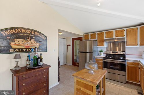 1625 Winters Ave, Shady Side MD 20764-9718 exterior