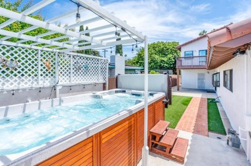 6204 Madeline St, San Diego, CA 92115-5624