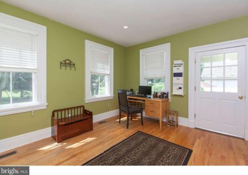 136 Mapleton Rd, Princeton NJ  08540-9600 exterior