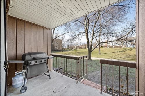 440 Raintree Ct, Glendale Heights IL  60137-6790 exterior