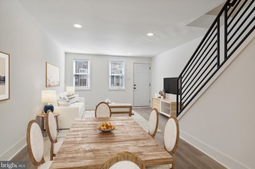 2010 Darien St, Philadelphia, PA 19122-1306