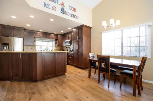 11922 Via Hacienda, El Cajon, CA 92019-4095