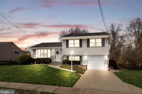 9 Mae Dr, Trenton, NJ 08620-2615