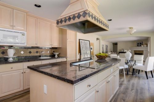 11555 Arroyo Oaks Dr, Los Altos CA 94024-6527 exterior