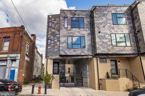 1305 27th St, Philadelphia, PA 19121-4607