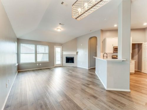 5720 Barrier Reef Dr, Fort Worth TX  76179-7548 exterior