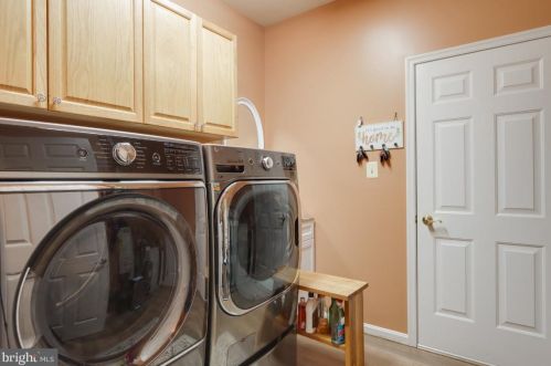 384 Turnberry Dr, Charles Town WV  25414-3930 exterior