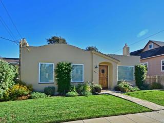 287 Monroe St, Monterey CA  93940-7938 exterior