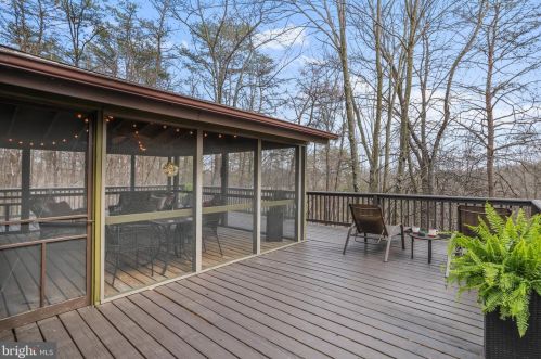 208 Pathfinder Ln, Hedgesville WV  25427-6160 exterior