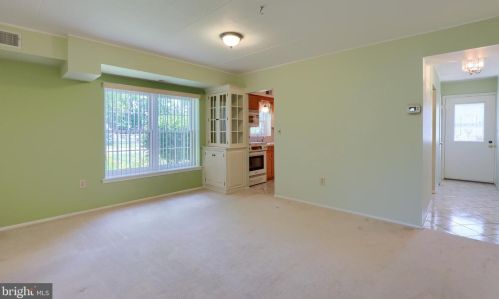 97 Valleybrook Dr, Lancaster PA  17601-4612 exterior