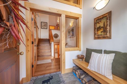 14680 Christie Ln, Truckee, CA 96161-7174