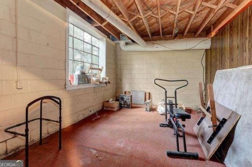4132 Haverhill Dr, Atlanta GA  30342-3818 exterior