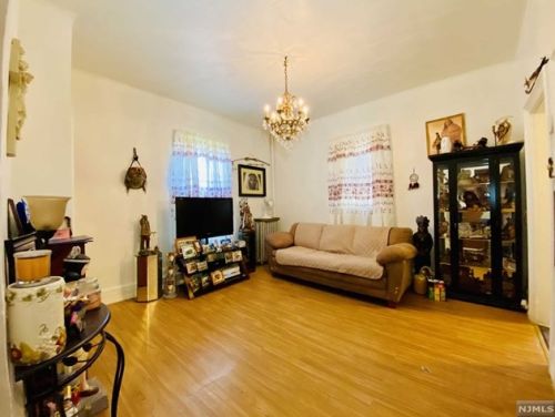 215 Montgomery St, Bloomfield, NJ 07003-4929