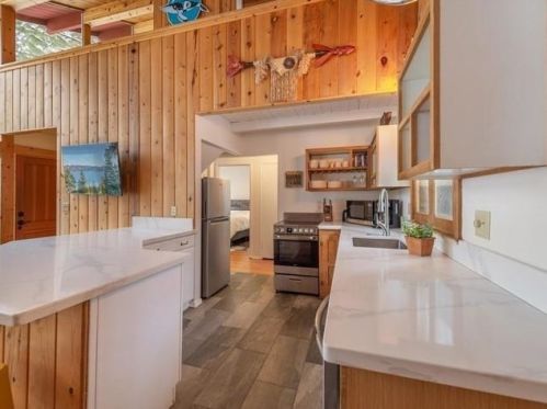 13584 Moraine Rd, Truckee CA  96161-3837 exterior