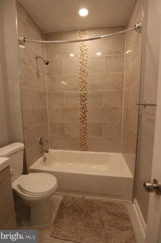 8005 Lake Pleasant Dr, Springfield VA  22153-3005 exterior