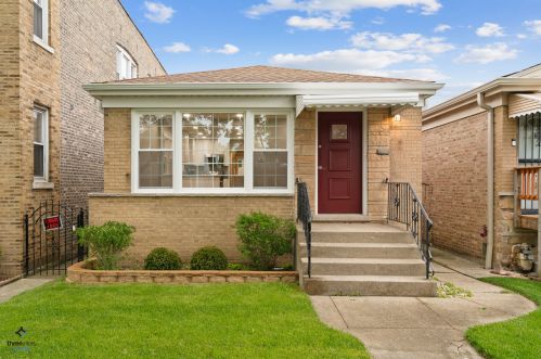 4802 Strong St, Chicago, IL 60630-2416