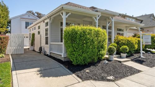 1702 Canyon Run, Healdsburg, CA 95448-8092