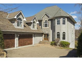 3065 Lake Shore Blvd, Orono, MN 55391-2928