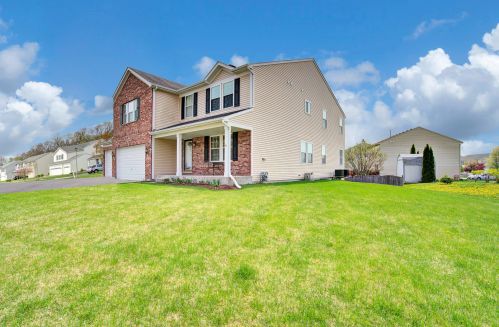 656 Hawthorn Ln, Antioch, IL 60002-8924
