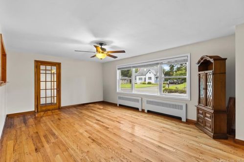 292 Forest Rd, Milford, CT 06461-2730