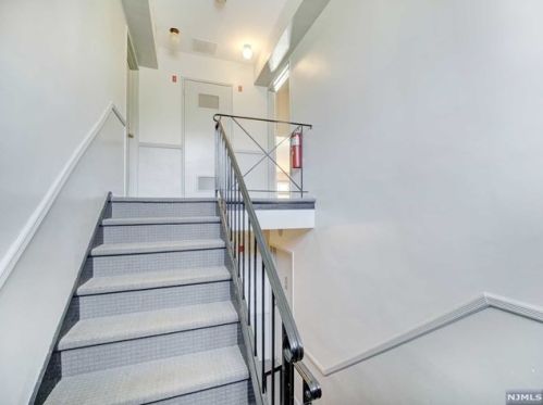 29 Upper Mountain Ave, Montclair, NJ 07042-1919