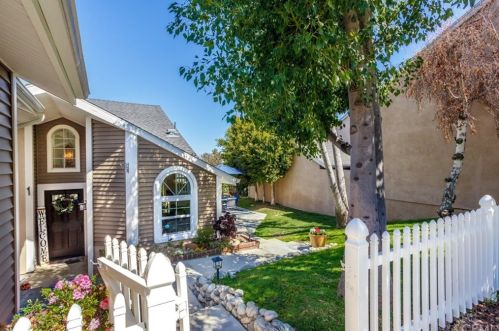 6031 Brighton Ln, Anaheim, CA 92807-4702