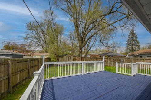 1601 180 Pl, Hammond IN 46324-3308 exterior