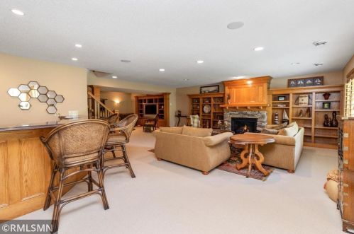 5 Hawthorne Ct, Saint Paul MN  55127-6476 exterior
