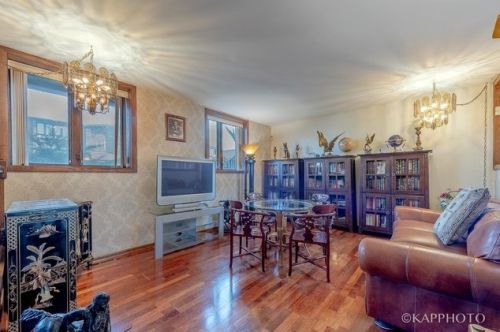 257 25th Pl, Chicago, IL 60616-2220