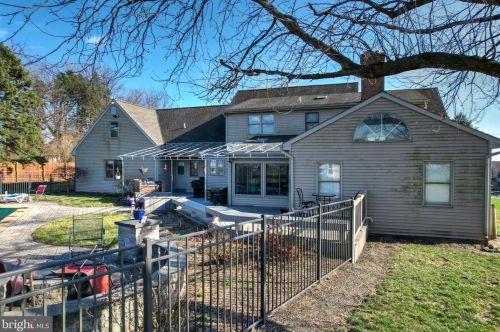 2045 Rockvale Rd, Lancaster PA  17602-1405 exterior