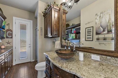 7662 Ben Day Murrin Rd, Fort Worth TX  76126-9384 exterior