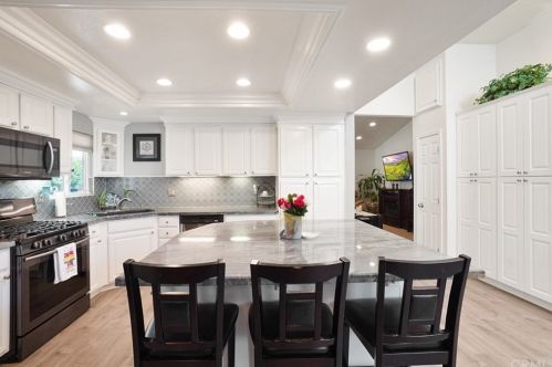 260 Brookside Ct, Anaheim CA  92808-1204 exterior