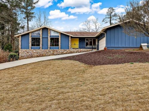 885 Riverbend Dr, Lilburn, GA 30047-2207