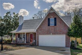 1403 Rt Johnson Dr, Murfreesboro, TN 37129-6075