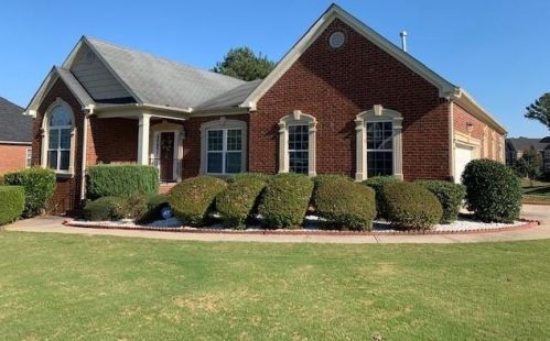 3300 Bartlett Ave, Conyers, GA 30013-7504